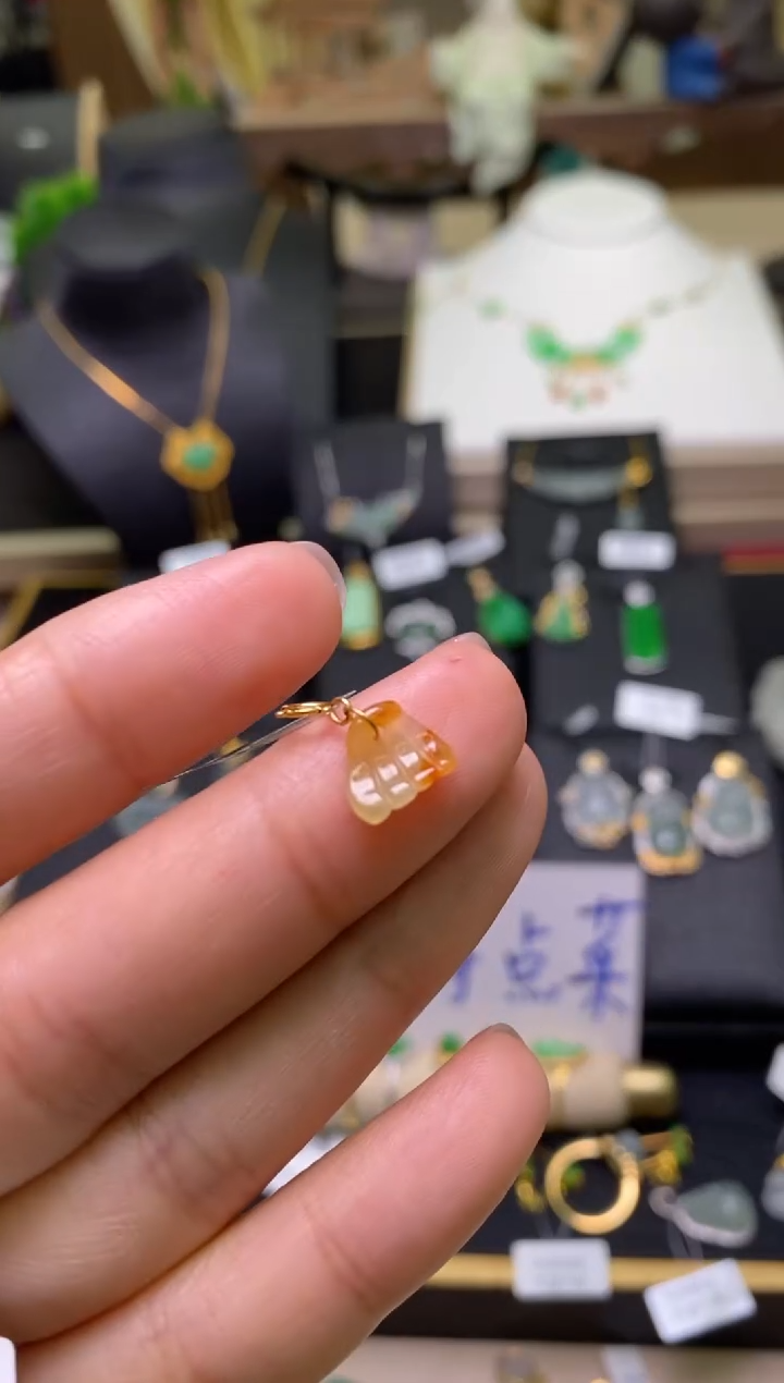 【闪购商品】翡翠颈饰18K金镶嵌净货16184