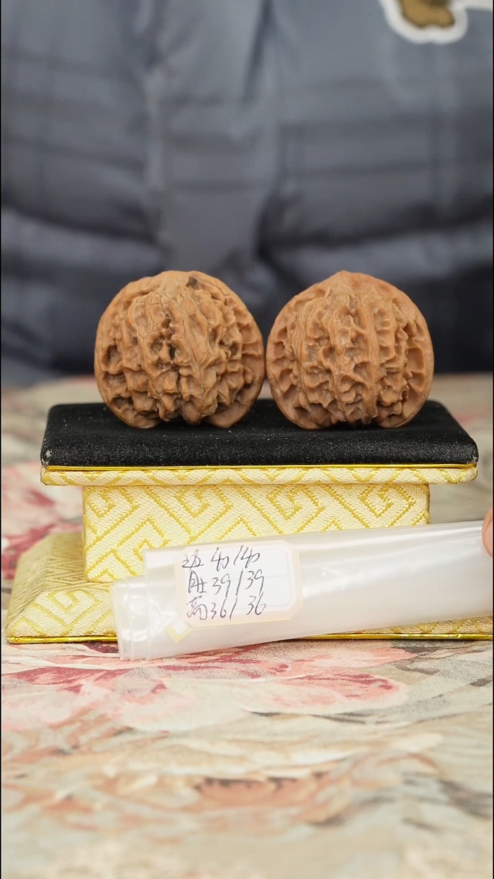 【闪购商品】文玩核桃把件苹果园