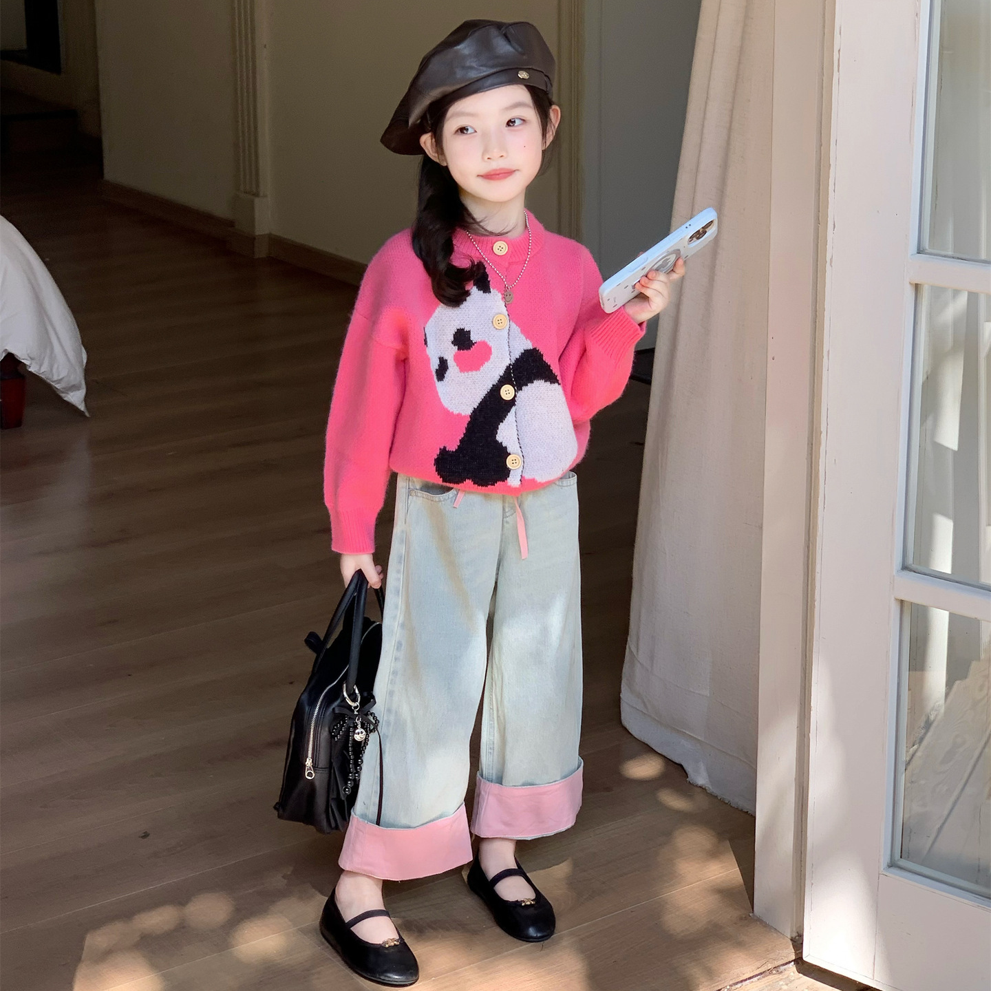 韩系女童2025秋冬洋气百搭可爱小熊猫加厚毛衣开衫女宝拼色直筒裤