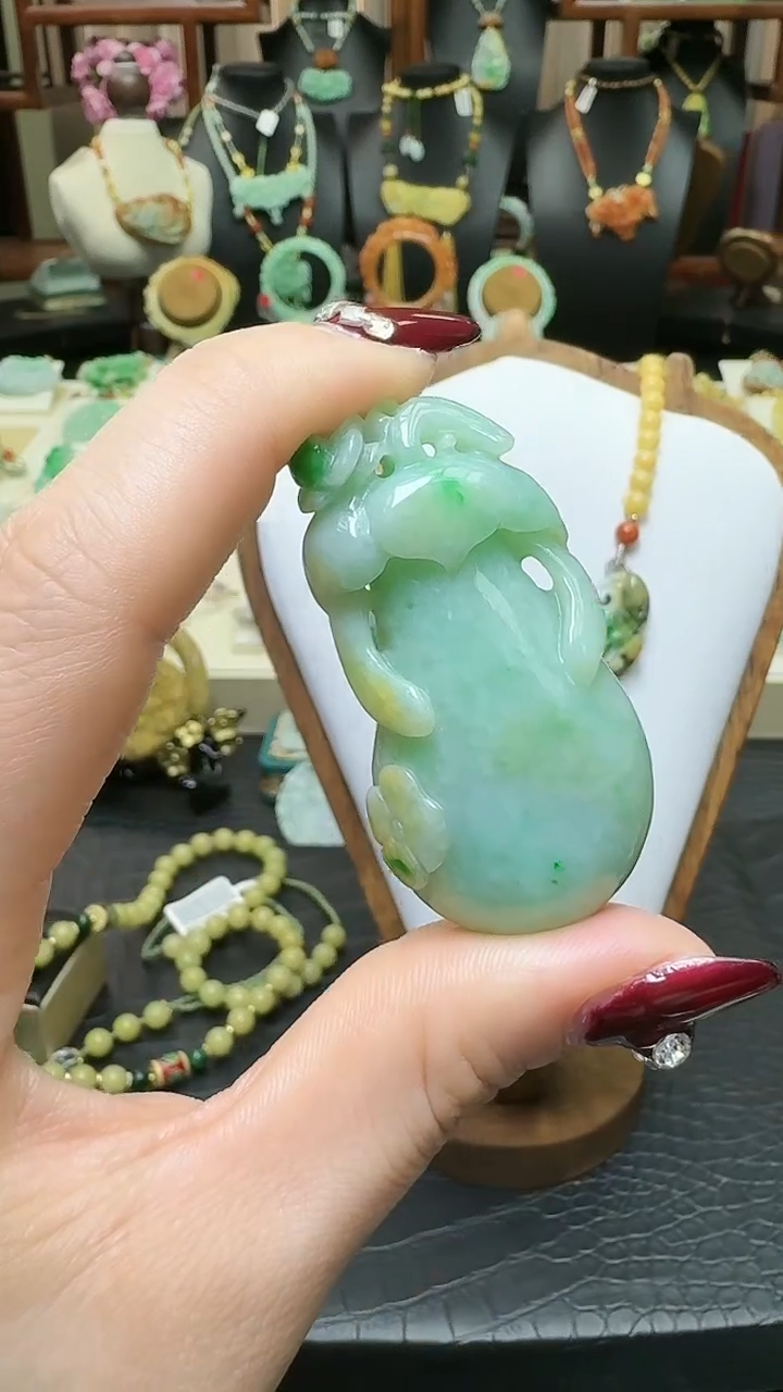 【闪购商品】翡翠颈饰未镶嵌特色翡翠福瓜