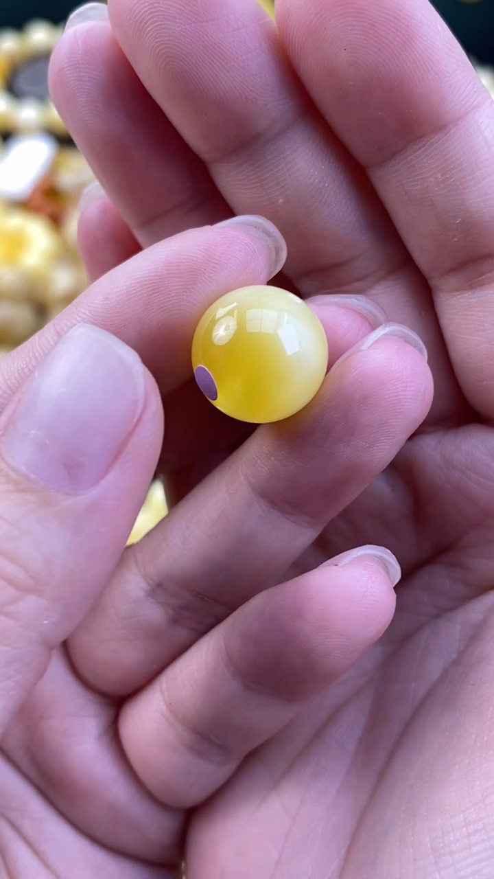 【闪购商品】琥珀裸石未镶嵌月.61