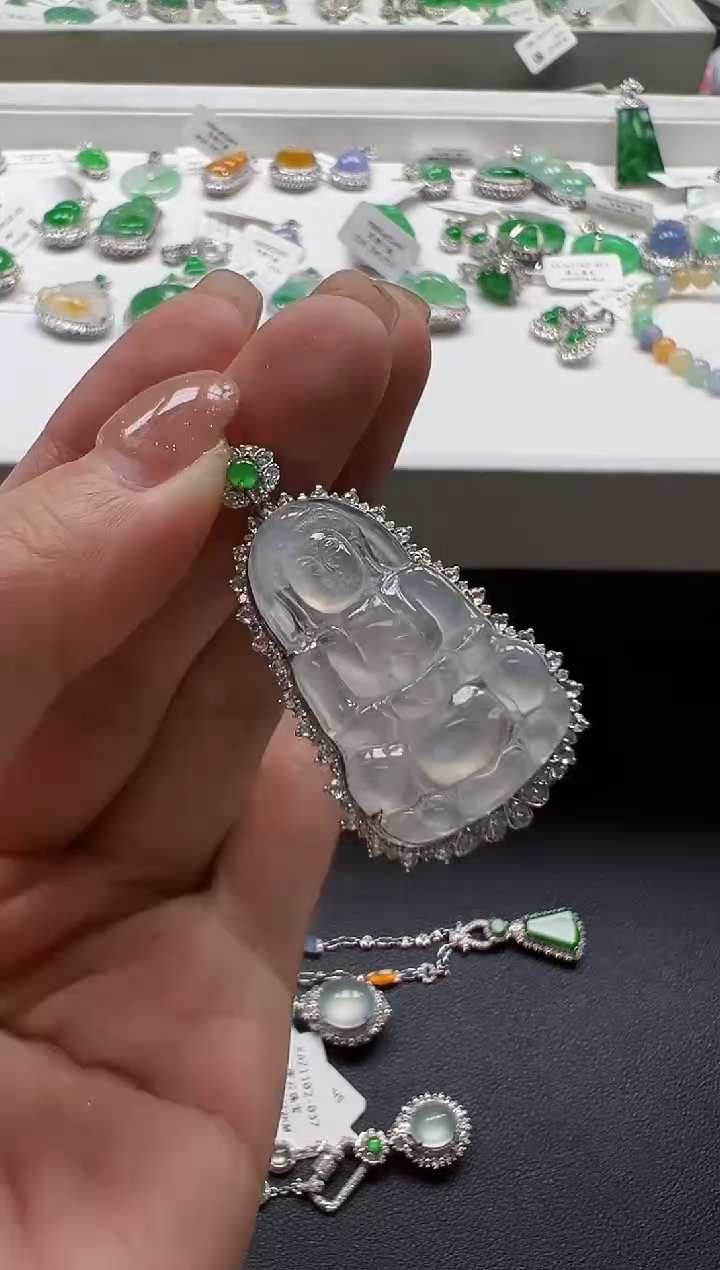 颈饰18K金镶嵌翡翠KXJW1102-014