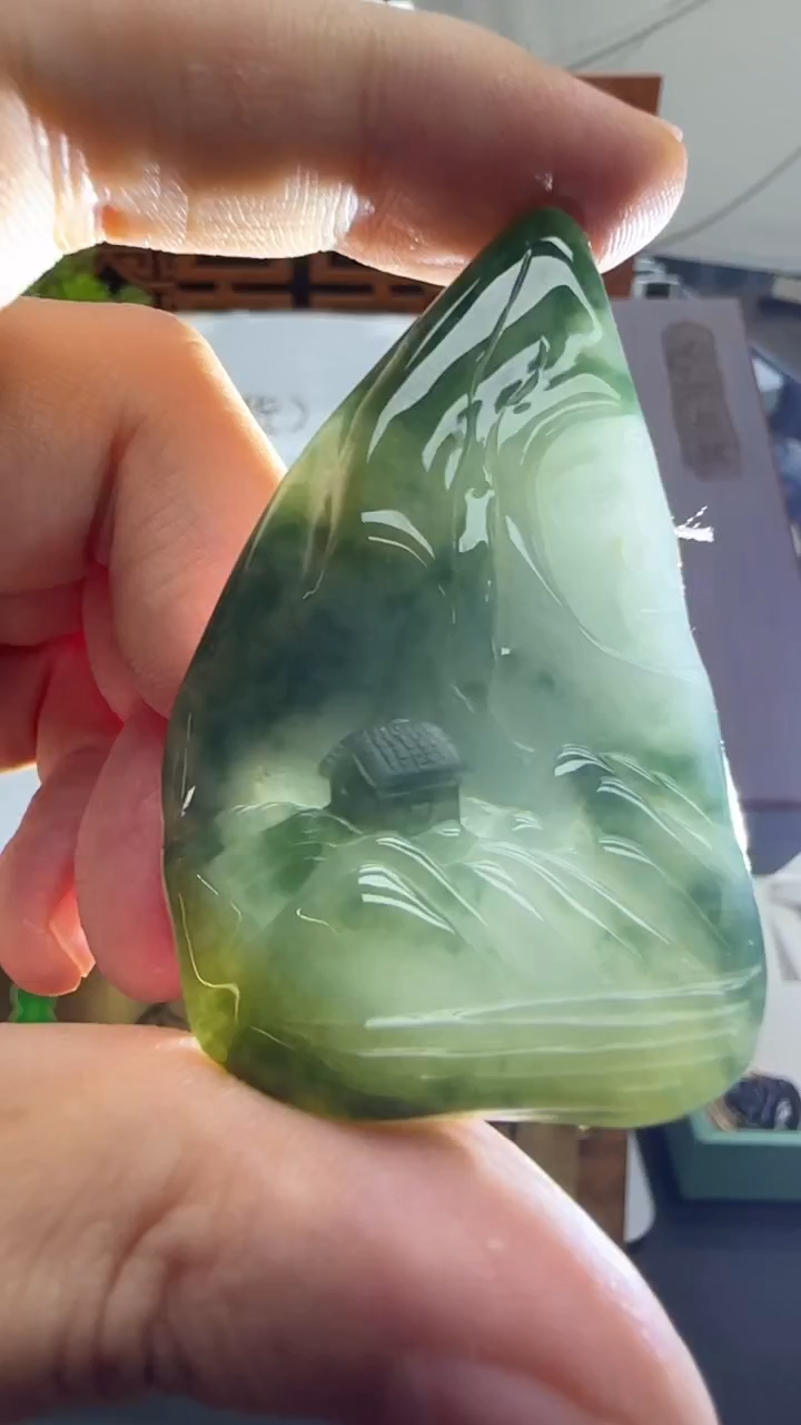 【闪购商品】翡翠挂件未镶嵌国雕谢林工（定制退货扣1000元）