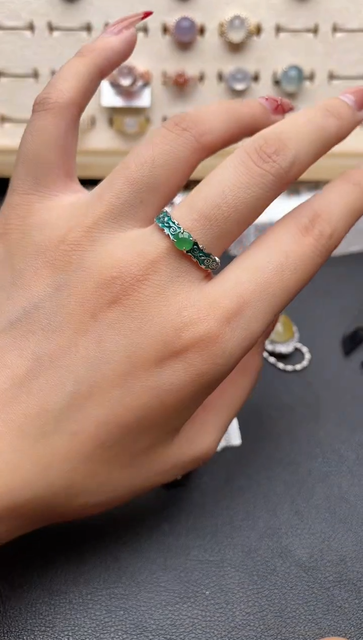 【闪购商品】翡翠戒指银S925镶嵌一物一证一礼盒