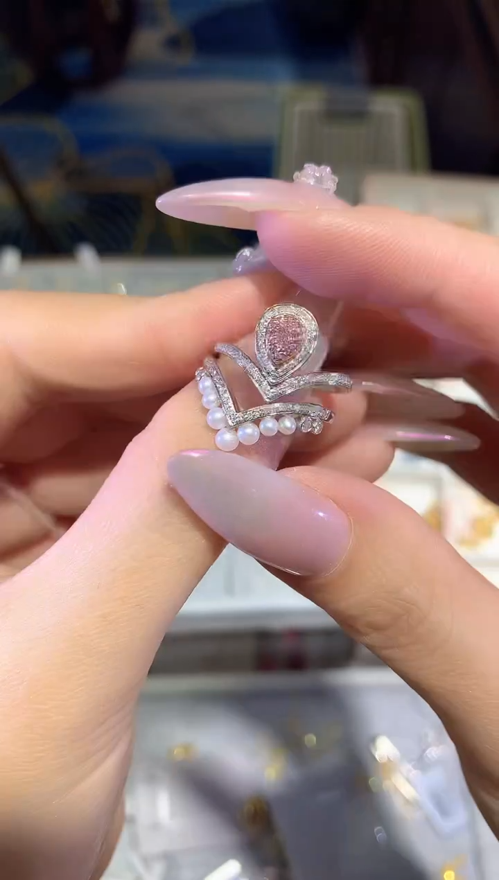 【闪购商品】钻石戒指18K金镶嵌钻石戒指