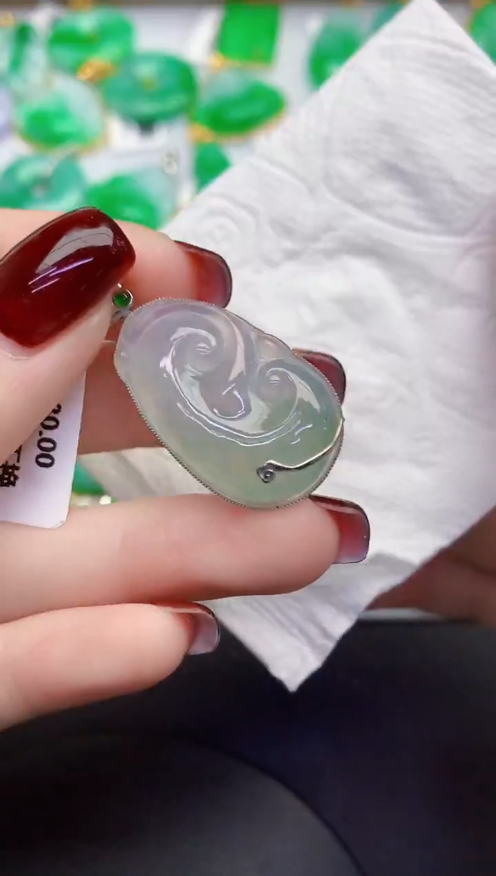 颈饰18K金镶嵌翡翠缅甸天然翡翠a货