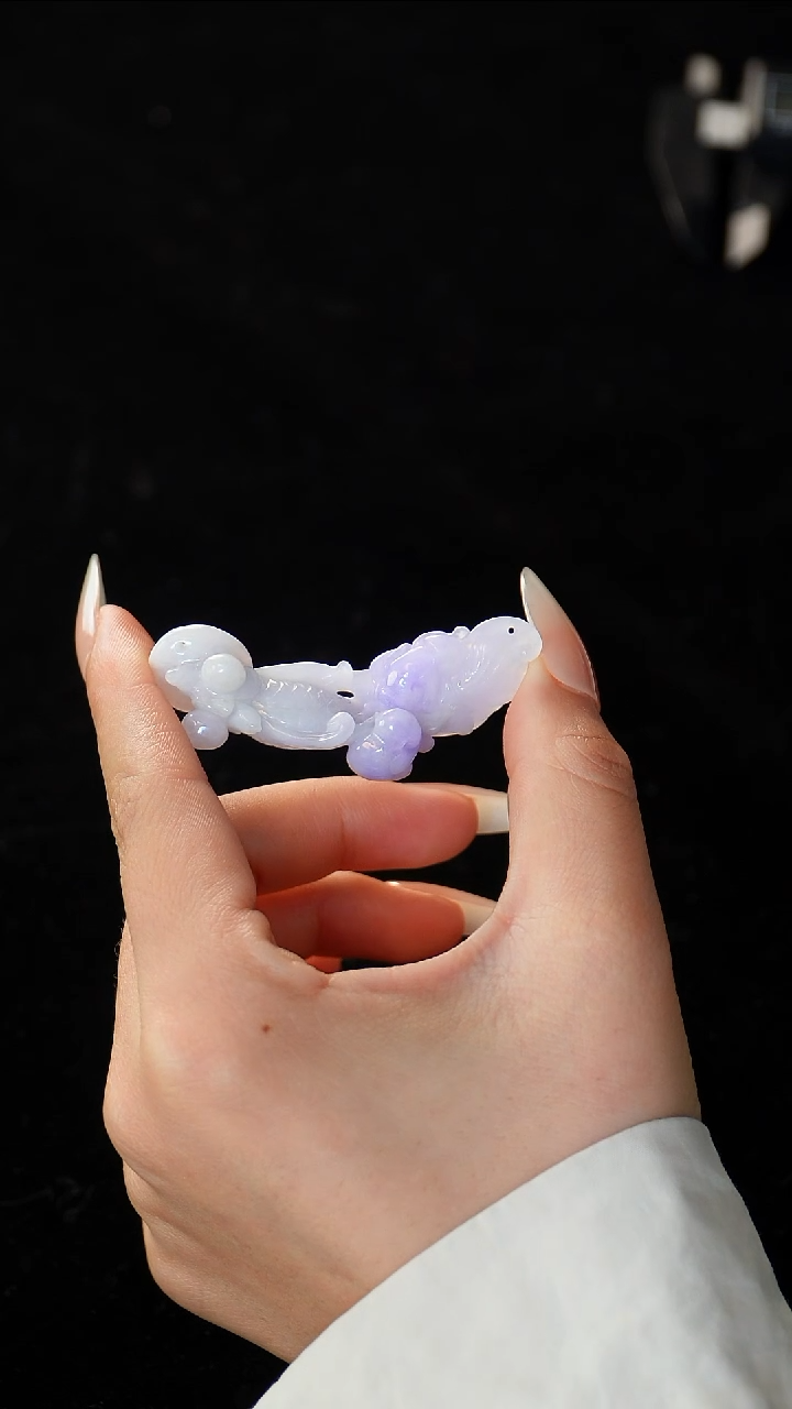 【闪购商品】翡翠颈饰未镶嵌锦鲤弯弯