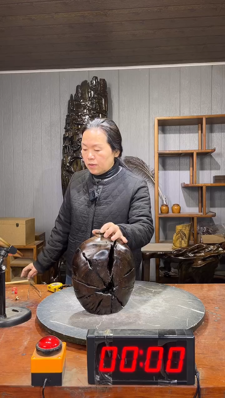 金丝楠海*乌木花瓶