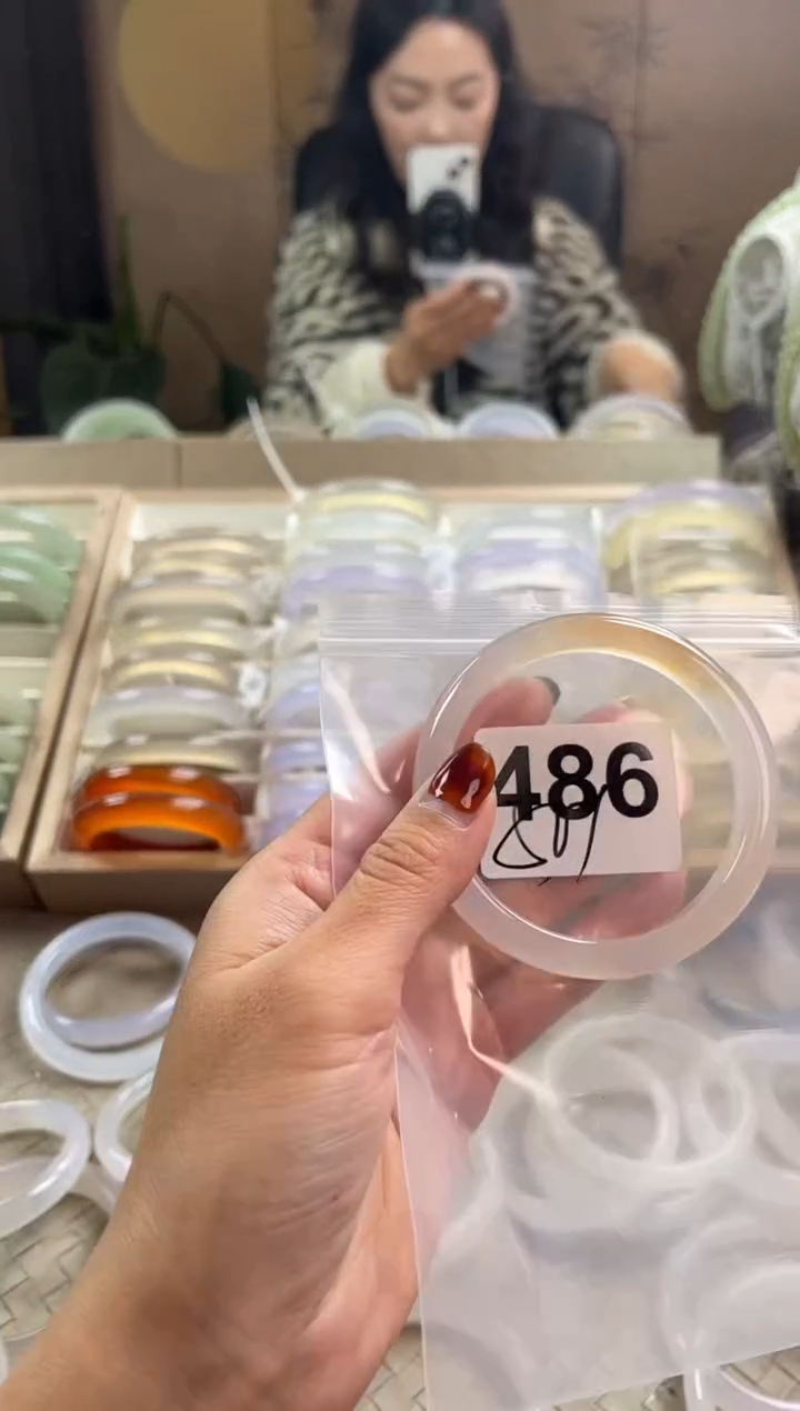 手镯玛瑙/玉髓未镶嵌486