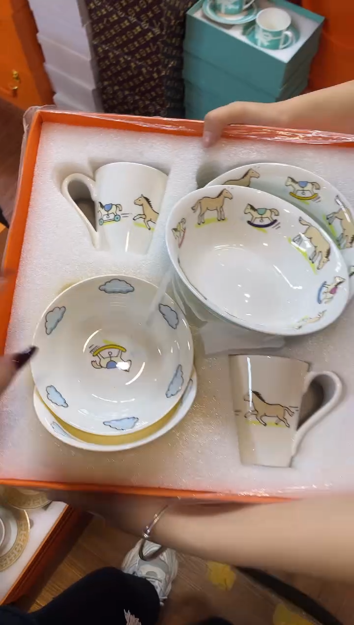 杯鸿辉家品牌瓷器，京东包邮！