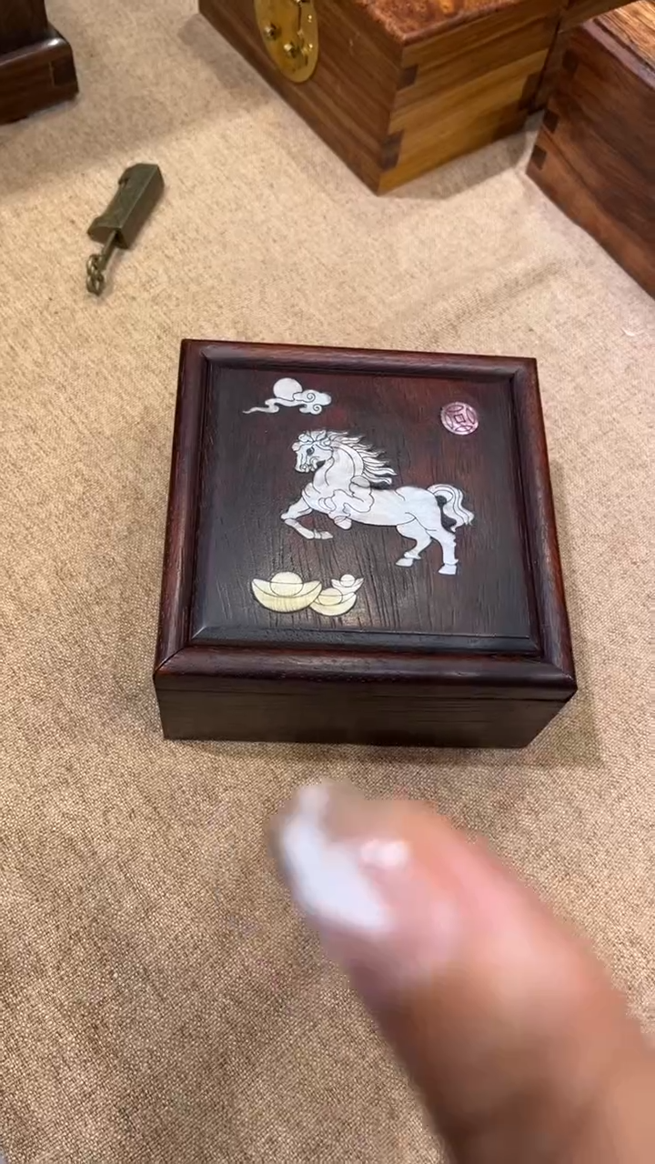 木马上有钱方形抽拉盒