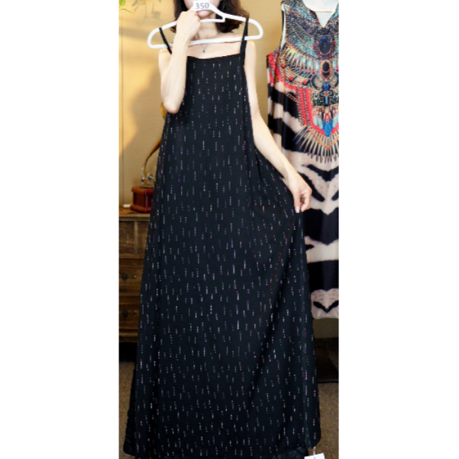 10-黑色烫钻吊带裙