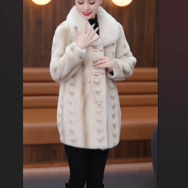 洋气妈妈冬装国风水貂绒外套新款保暖中老年女冬季新中式加厚大衣