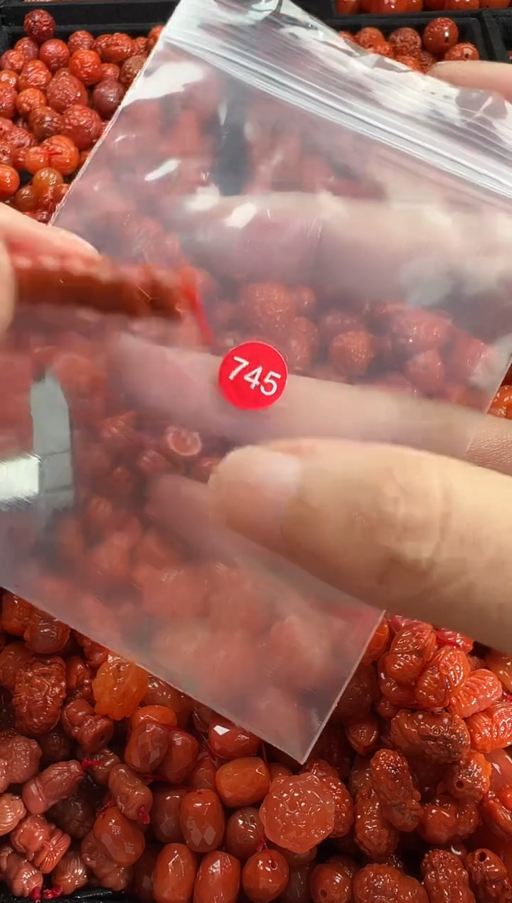 颈饰未镶嵌南红玛瑙1