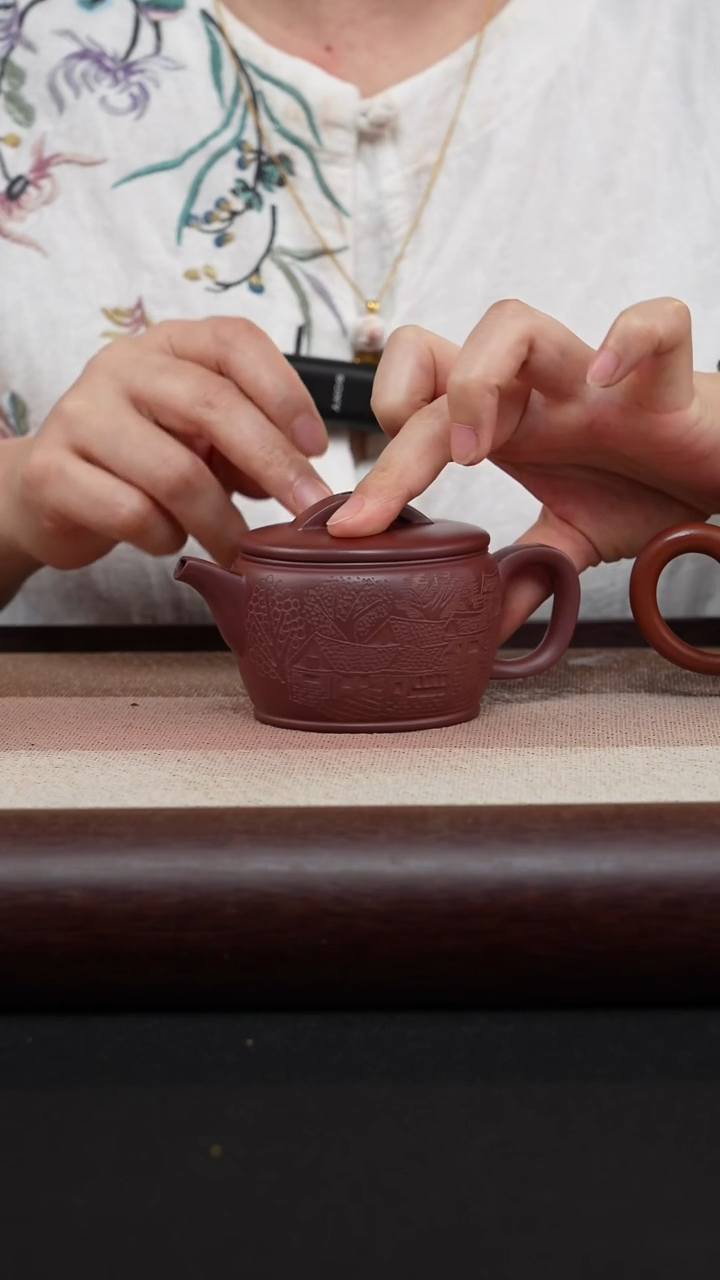 【闪购商品】紫砂茶壶龙血砂-刻绘高汉瓦MH-1837