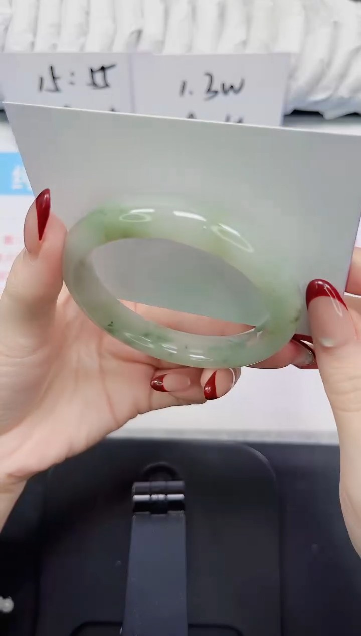 【闪购商品】石英质玉手镯未镶嵌119