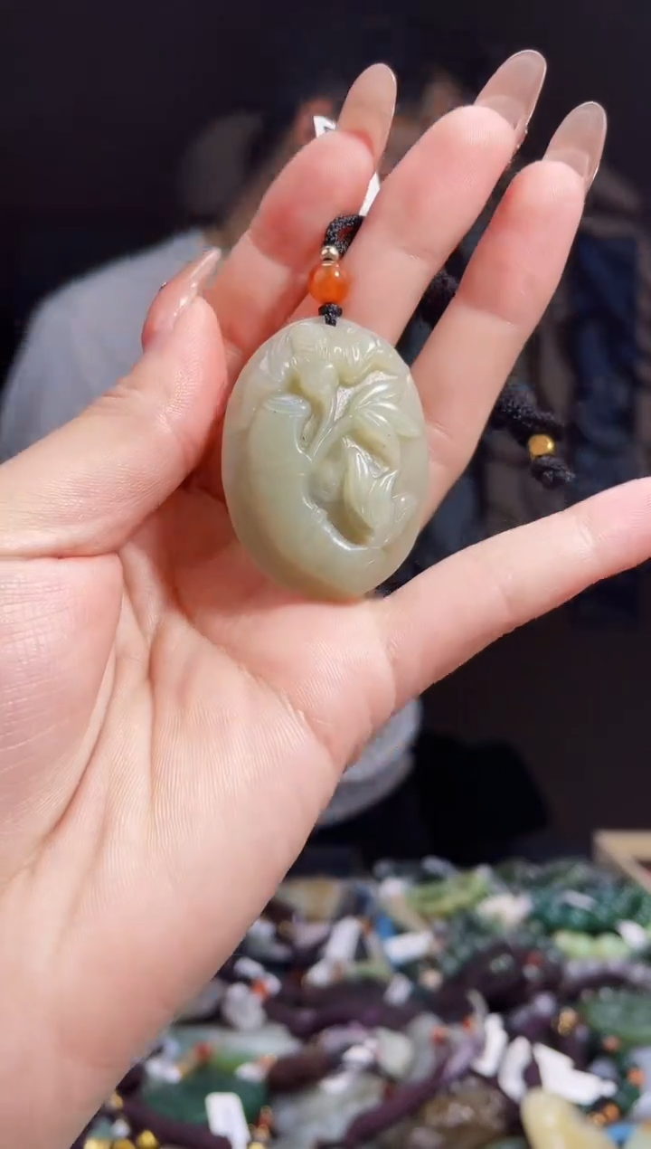 【闪购商品】和田玉颈饰未镶嵌拍一发一