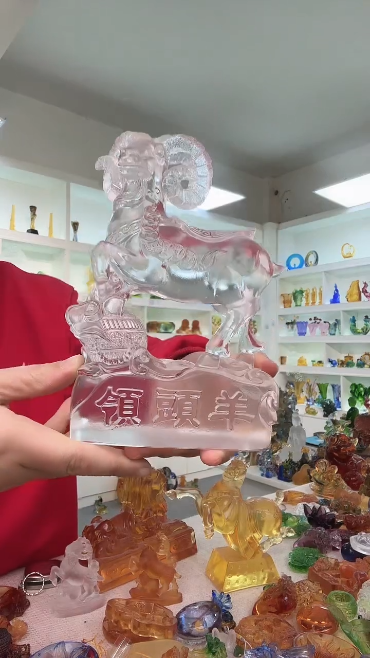 手工艺品琉璃领头羊
