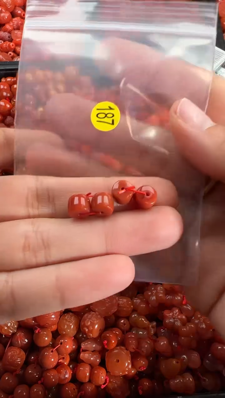 【闪购商品】南红玛瑙颈饰未镶嵌1