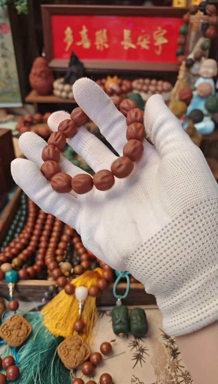 【闪购商品】泥塑红麝香百香子手串一条