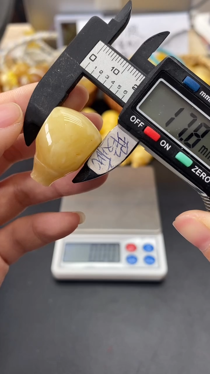 琥珀未镶嵌珠宝奇石2347