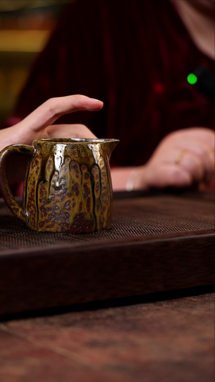 宜兴紫砂沉香木公道杯