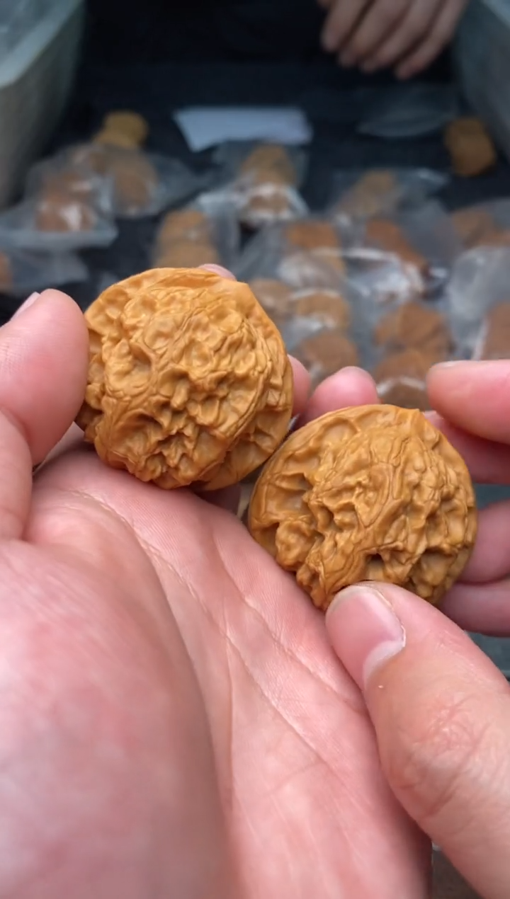 【闪购商品】文玩核桃把件G220号41尺梨木台