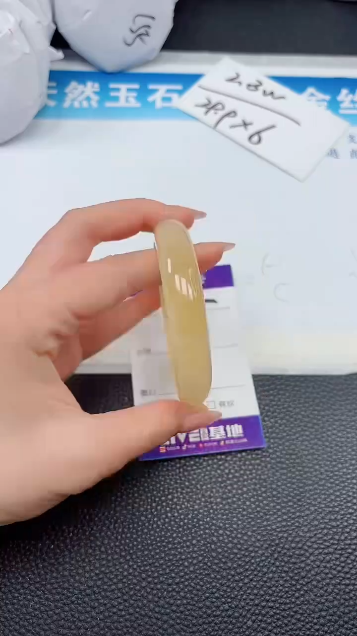 【闪购商品】石英质玉手镯未镶嵌422