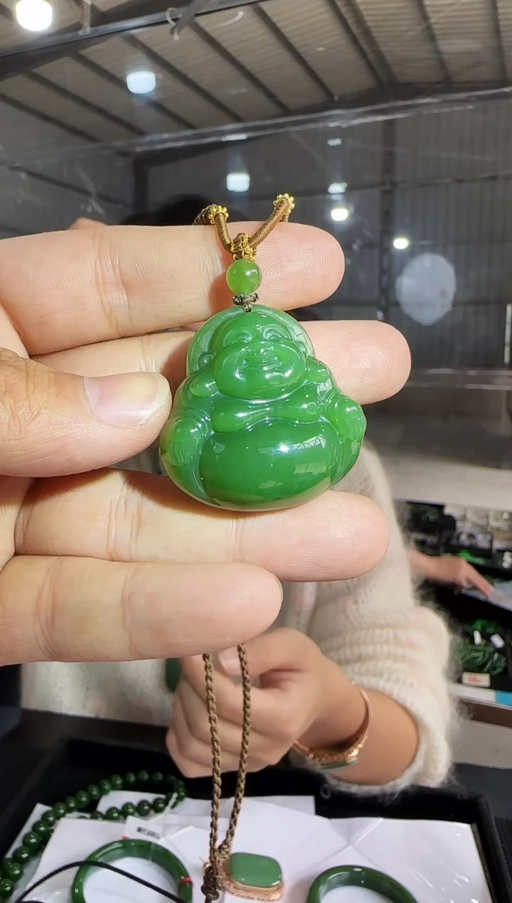 【闪购商品】和田玉吊坠未镶嵌老冰绿佛公吊坠多样性发一