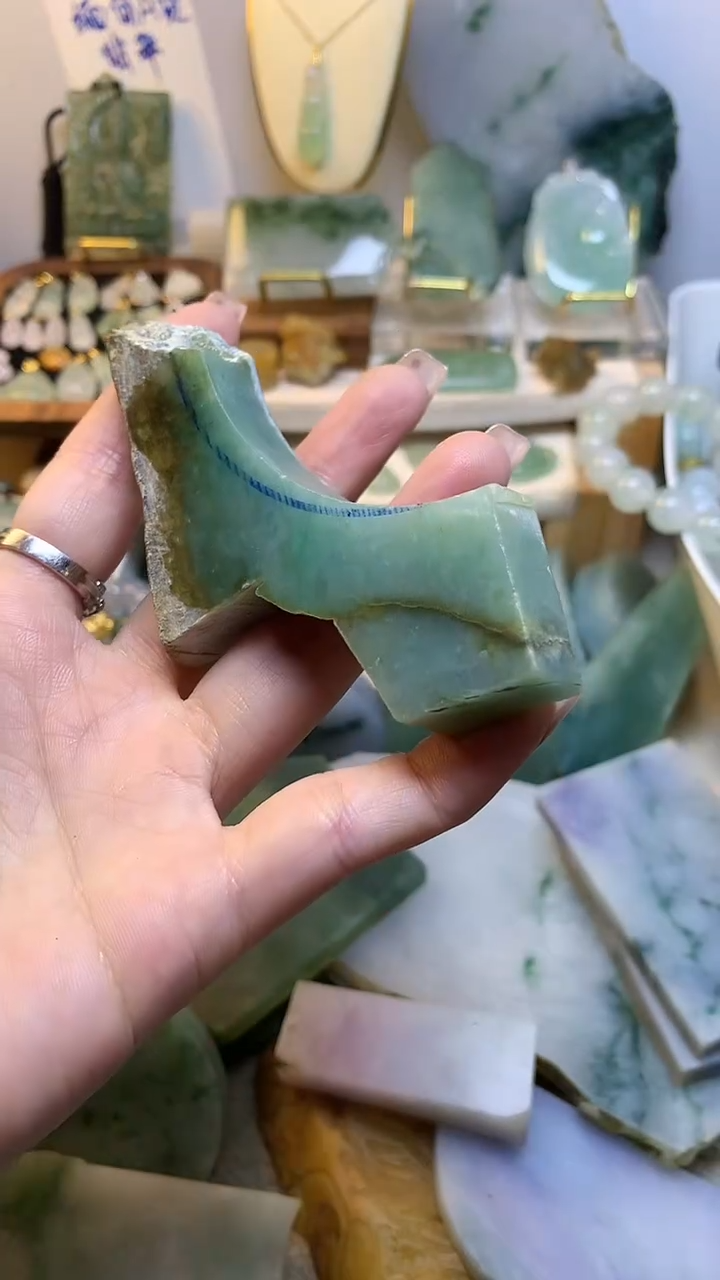 未镶嵌挂件翡翠缅甸A货翡翠,没有运费险,有纹有裂
