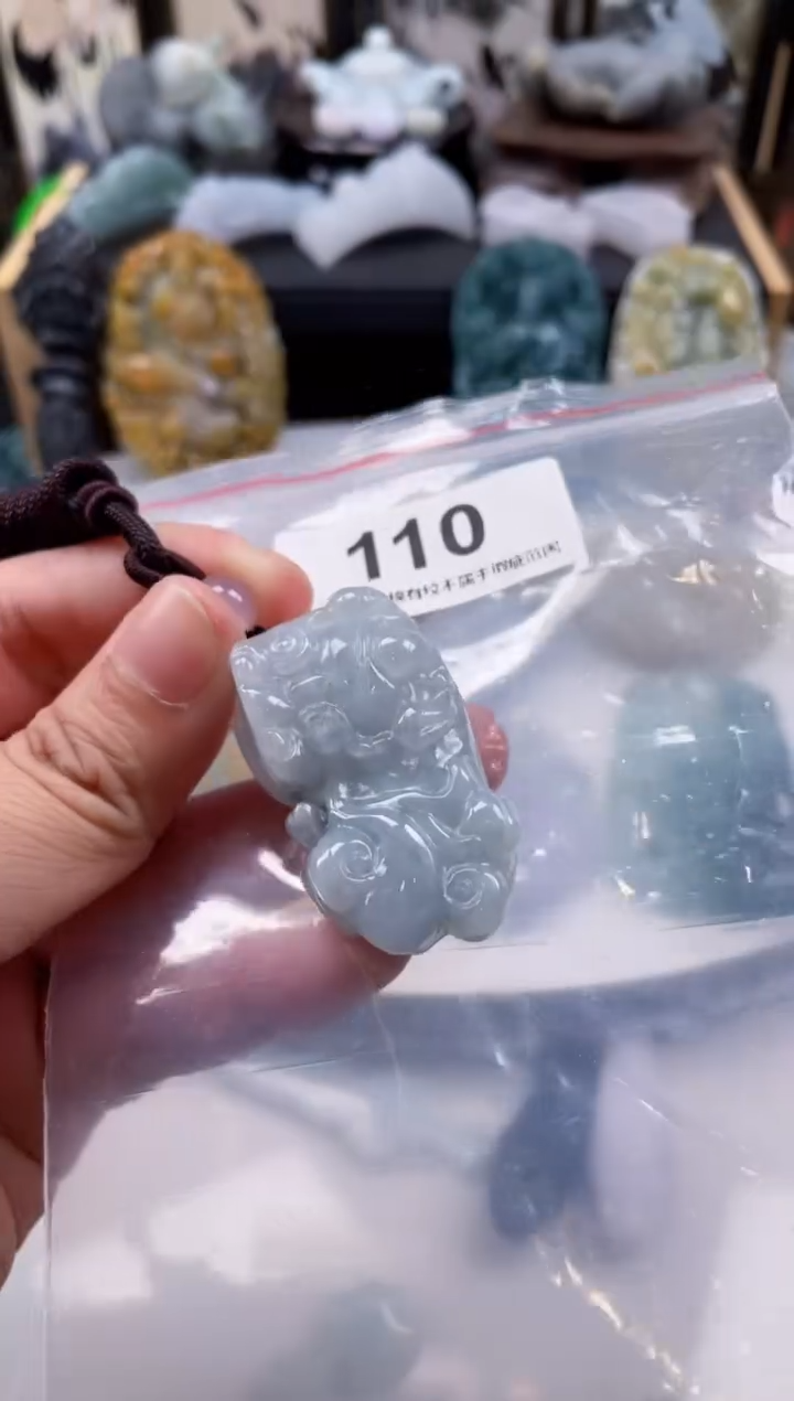 【闪购商品】翡翠颈饰未镶嵌天然缅甸A货翡翠微瑕110