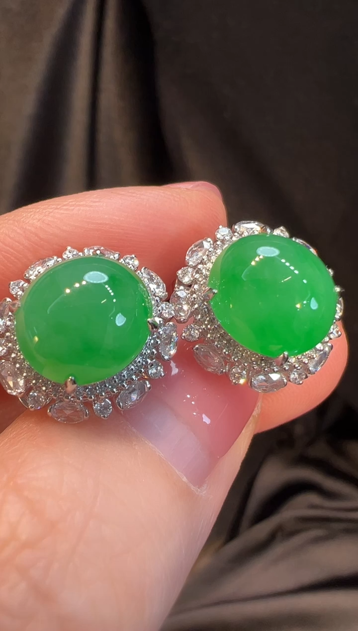 18K金镶嵌翡翠耳饰L6