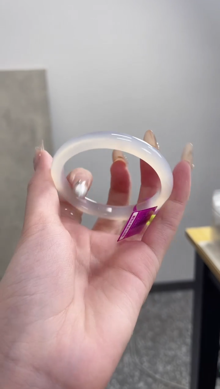 【闪购商品】玛瑙/玉髓手镯未镶嵌55-56圈 需要包容