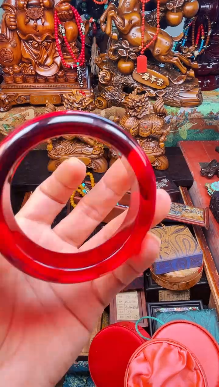 未镶嵌颈饰血珀安哥精品专属链接t43