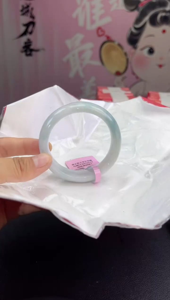 【闪购商品】翡翠手镯未镶嵌3翡翠手镯（微瑕）