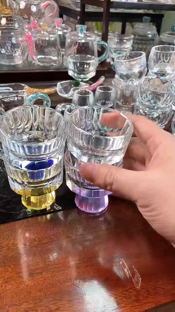 【闪购商品】紫+蓝+透明色+黄色竖纹一套杯4个装