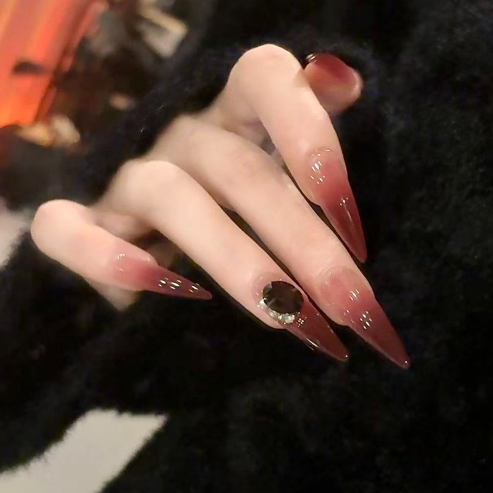 川美佳《微醺缪斯》高级显白黑加仑红渐变纯手工穿戴甲美甲