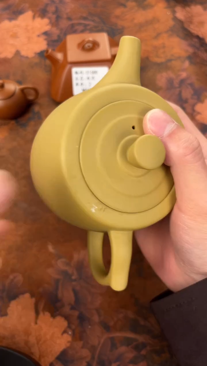 茶杯紫砂-素面德钟  紫千红