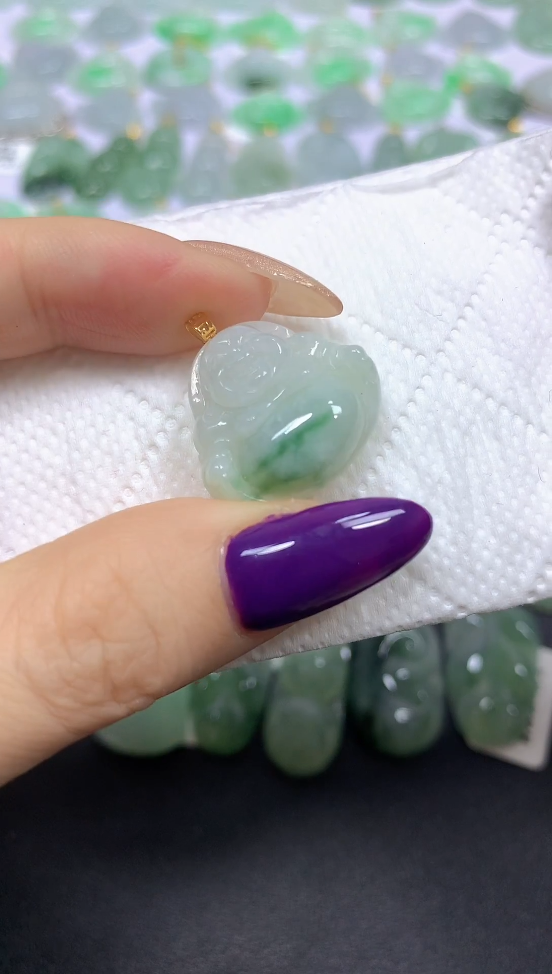 颈饰18K金镶嵌翡翠 