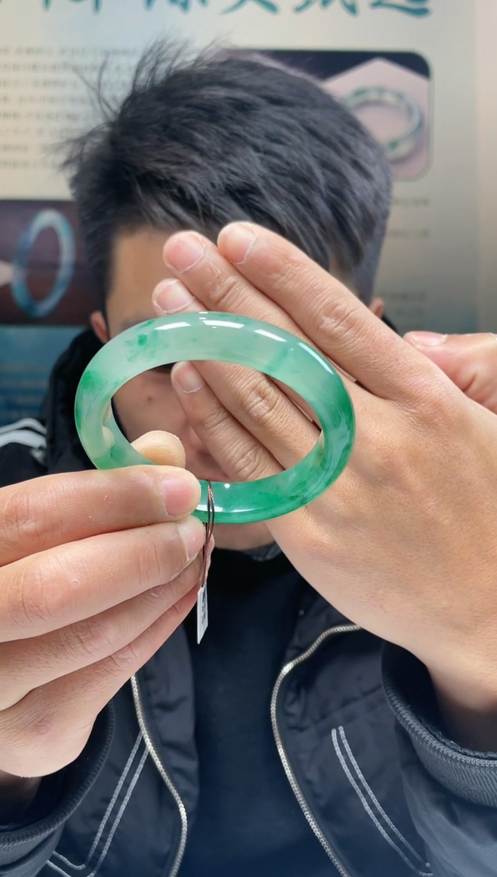【闪购商品】石英质玉手镯未镶嵌非洲翠手镯多样性发货