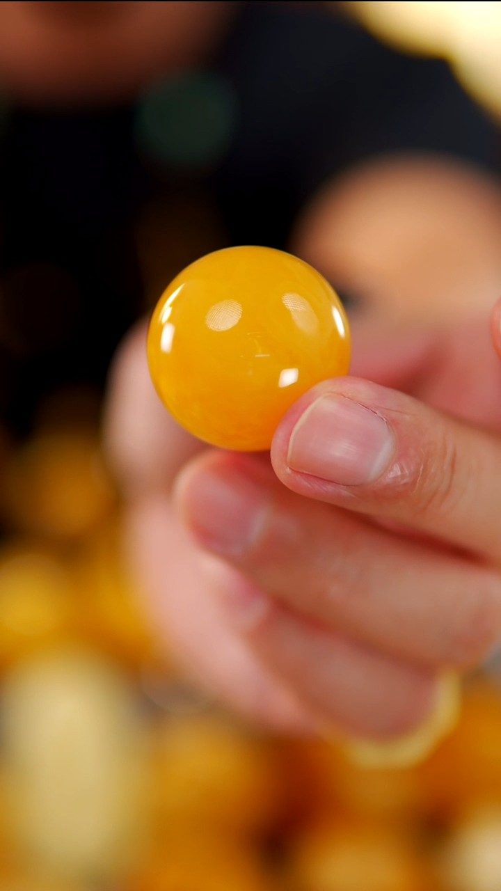 裸石琥珀未镶嵌29.9mm焦皮料圆珠15.2