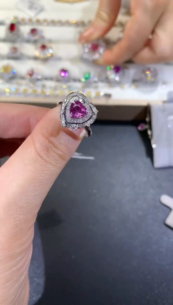 【闪购商品】彩色蓝宝石戒指18K金镶嵌R274|13800