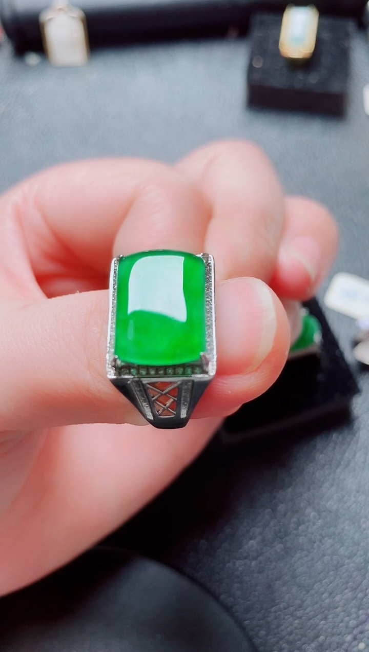 银S925镶嵌戒指翡翠1