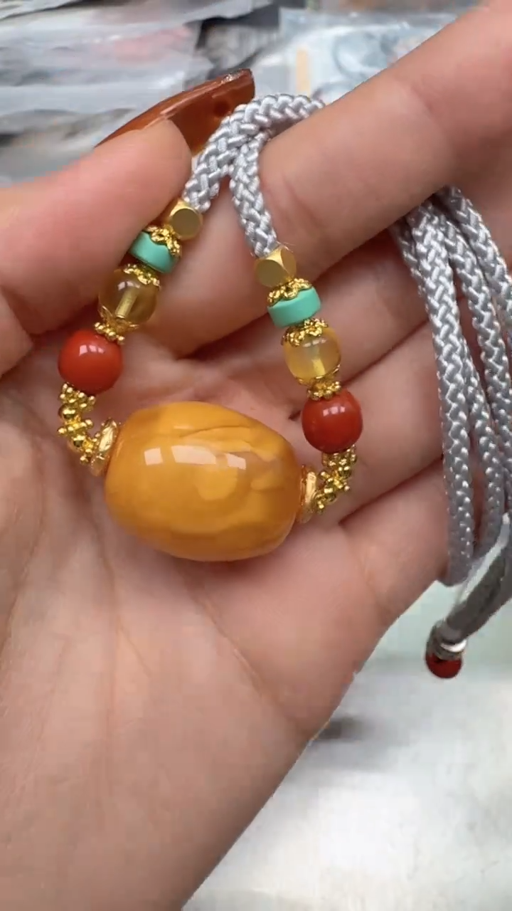 裸石琥珀未镶嵌如图