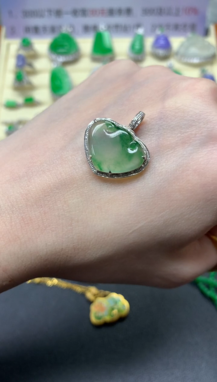 【闪购商品】翡翠吊坠(不含链)18K金镶嵌吊坠|2700+270