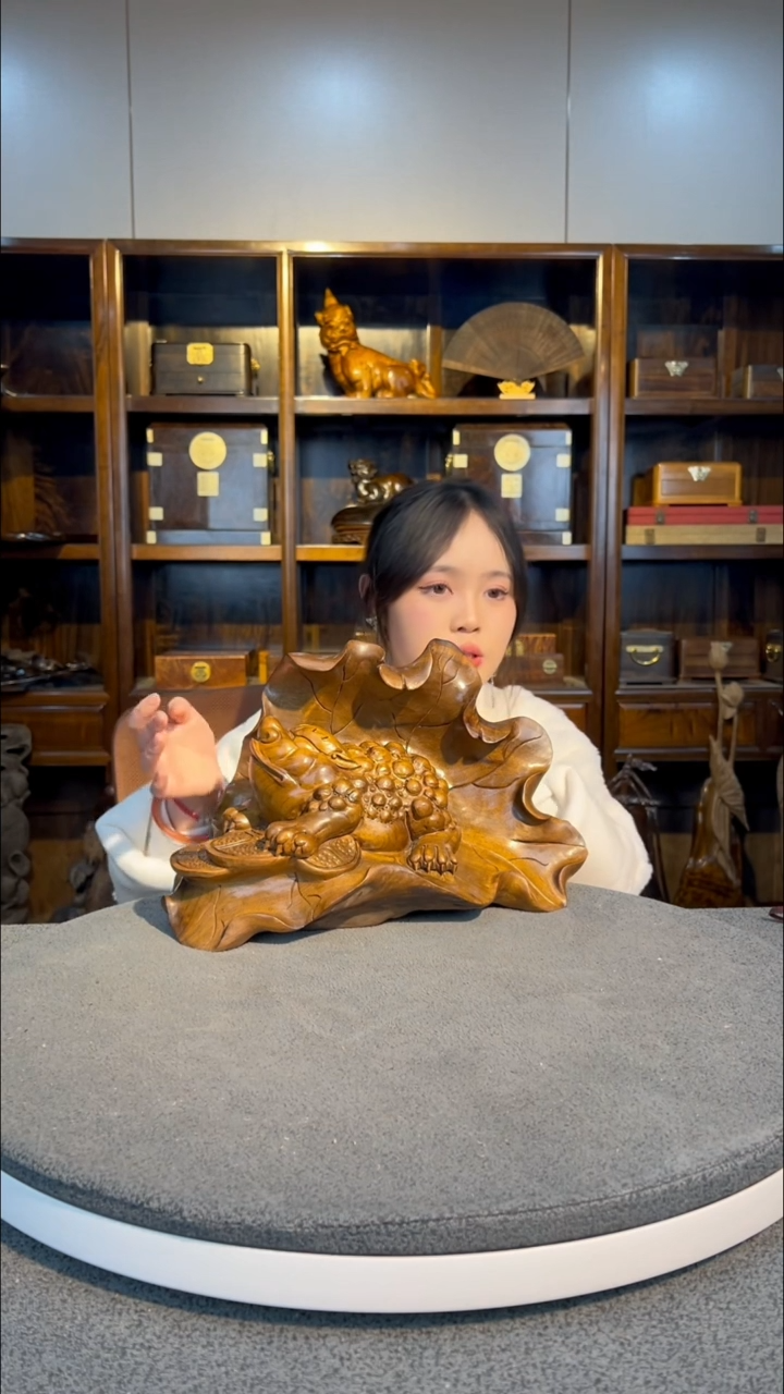 【闪购商品】金丝楠木雕荷叶金蟾