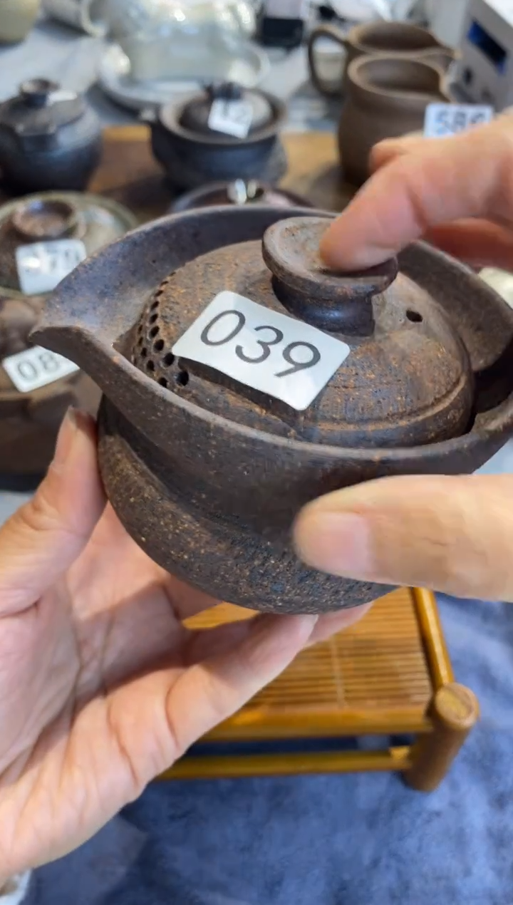 【闪购商品】高温定窑粗瓷手抓壶039