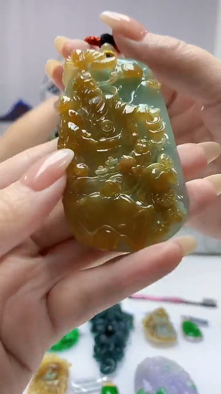 【闪购商品】定制翡翠未镶嵌4688DD-毛货挂件