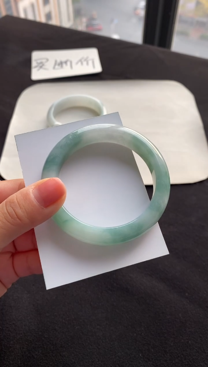 【闪购商品】翡翠手镯未镶嵌53正圈--不退不换