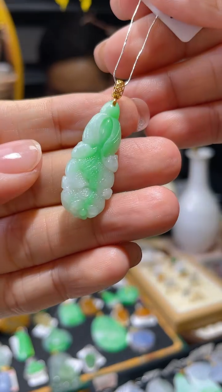 【闪购商品】翡翠颈饰18K金镶嵌假一赔三